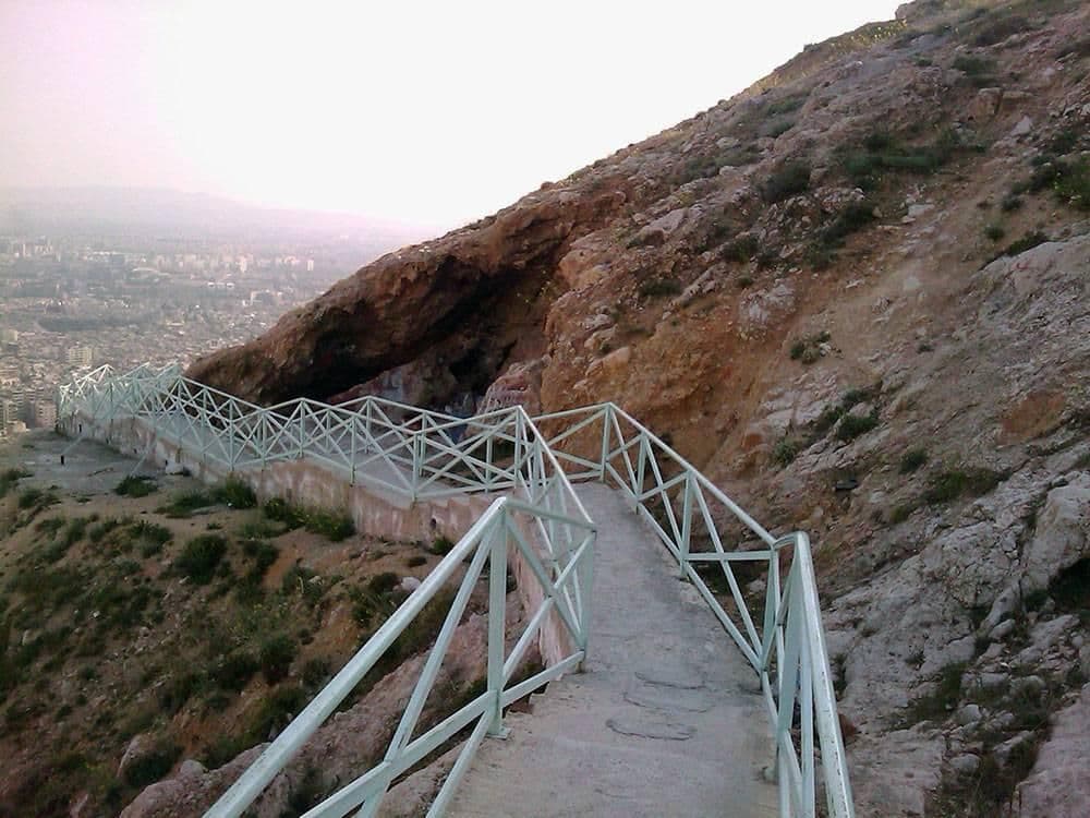 Jabal Al-Arba'een Shrine: Cave of Blood